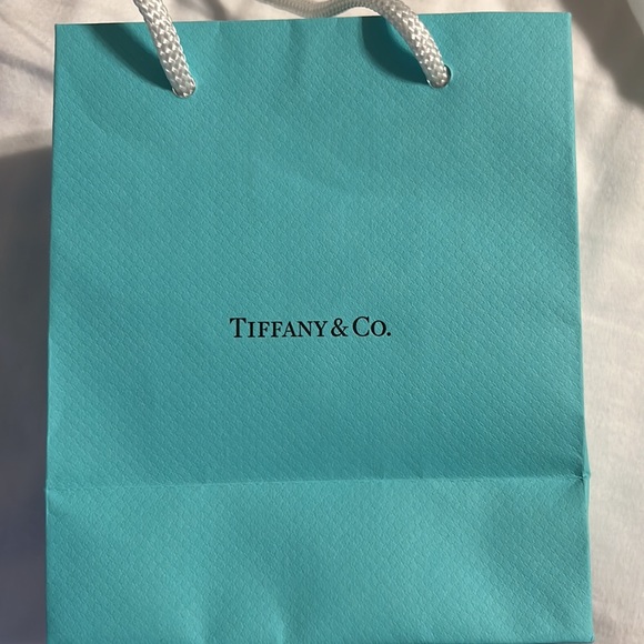 One size silver. New Tiffany necklace - Picture 3 of 5